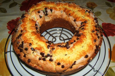 Ciambella con gocce di cioccolato