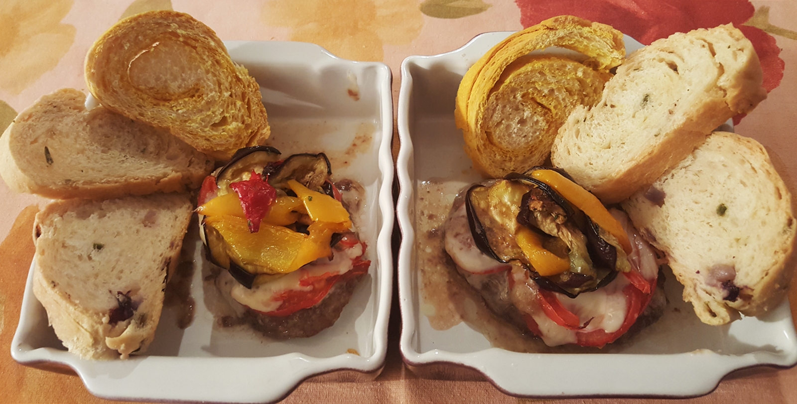 pane-colorato-hamburger-e-verdure