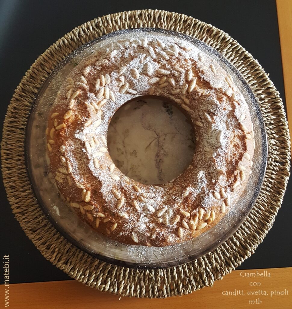 Ciambella con canditi, uvetta, pinoli